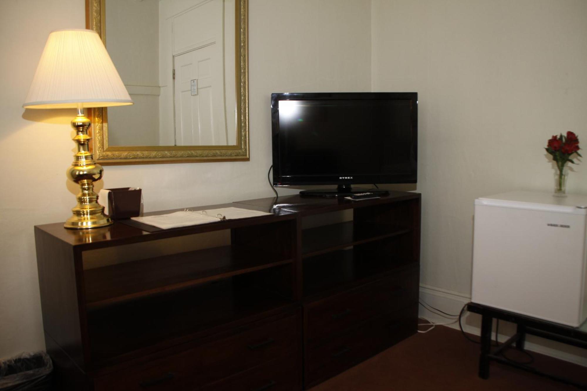 Hotel Coolidge Уайт Ривър Джънкшън Екстериор снимка