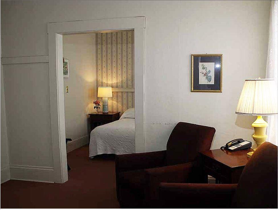 Hotel Coolidge Уайт Ривър Джънкшън Екстериор снимка